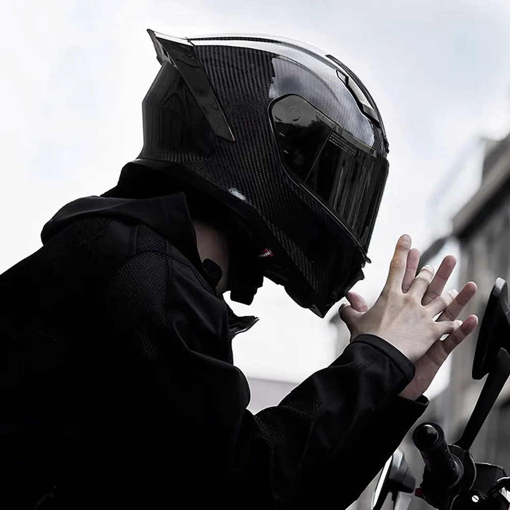 carbon fiber helmet